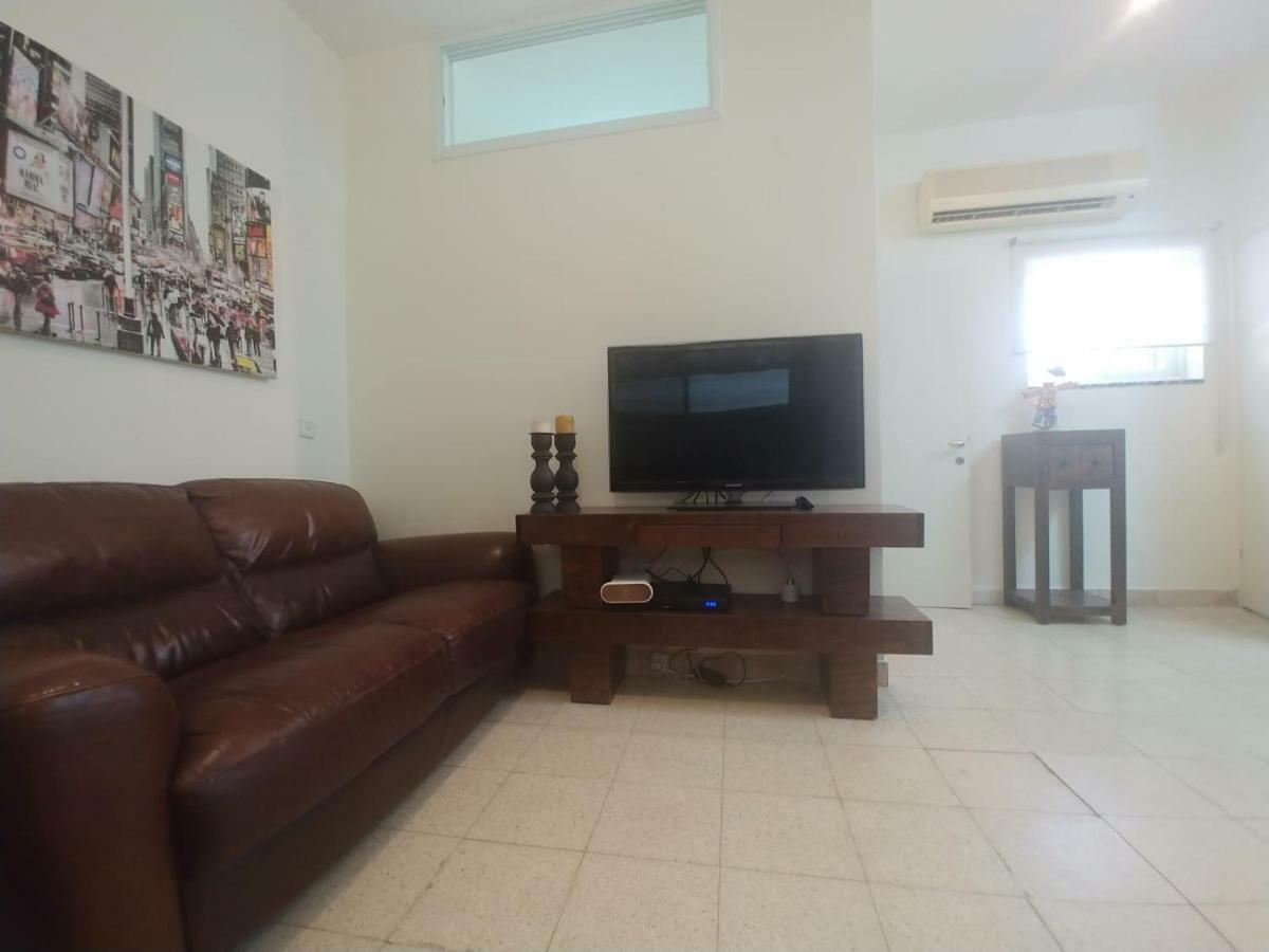 Lovely Apartment Premium Location Ramat Gan Exteriör bild